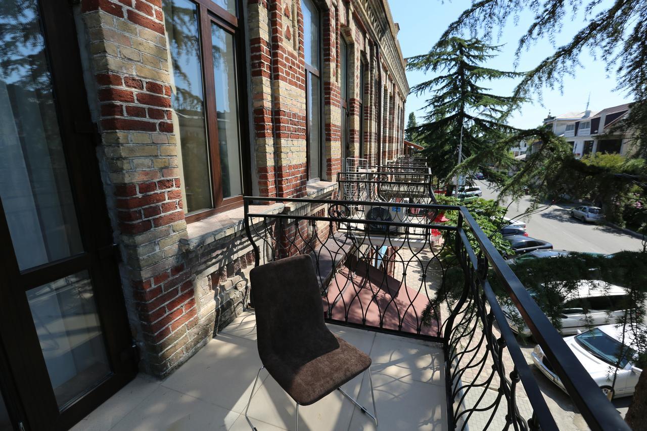 Boutique Hotel Amra Sukhumi Eksteriør bilde