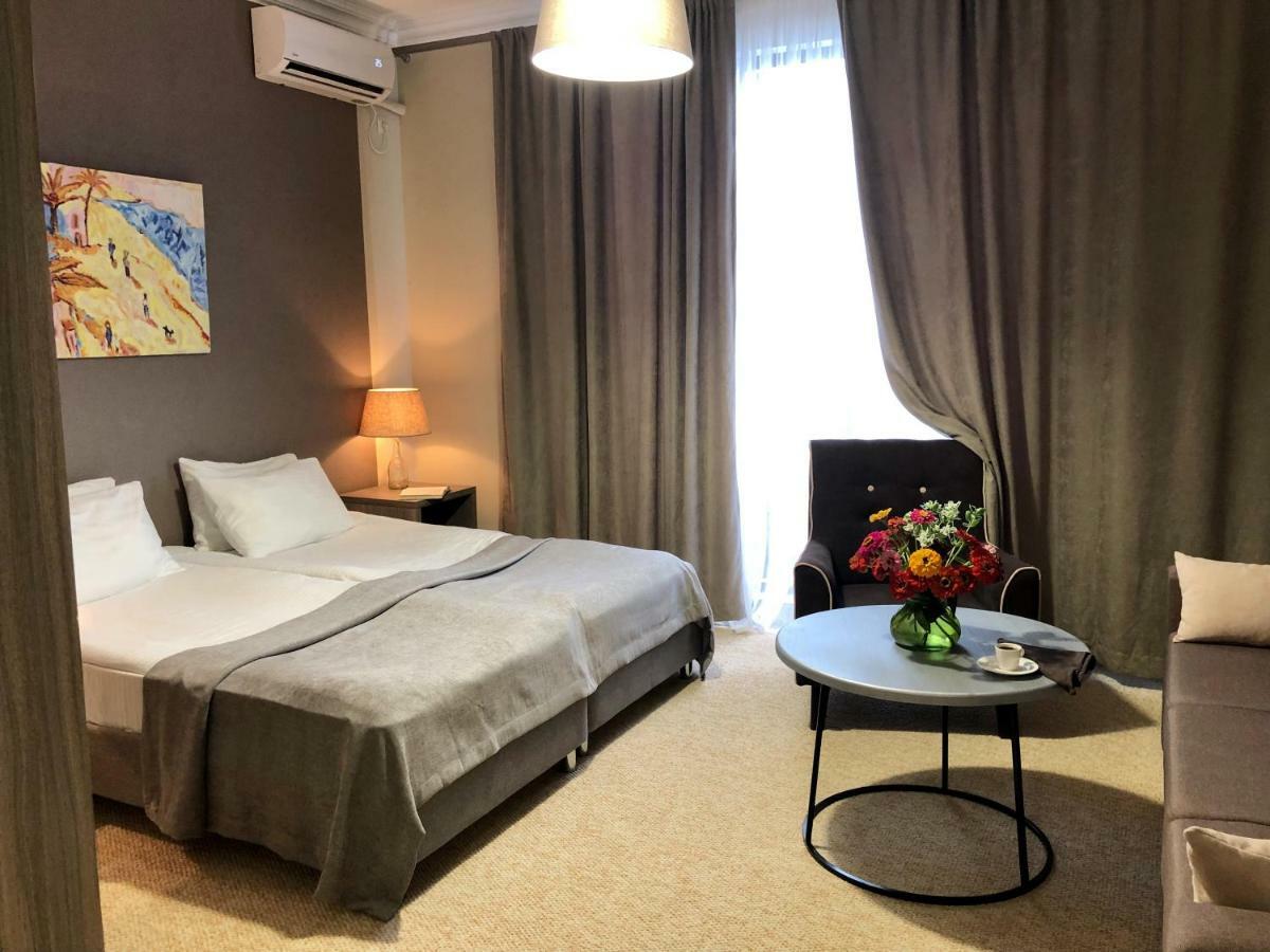 Boutique Hotel Amra Sukhumi Eksteriør bilde